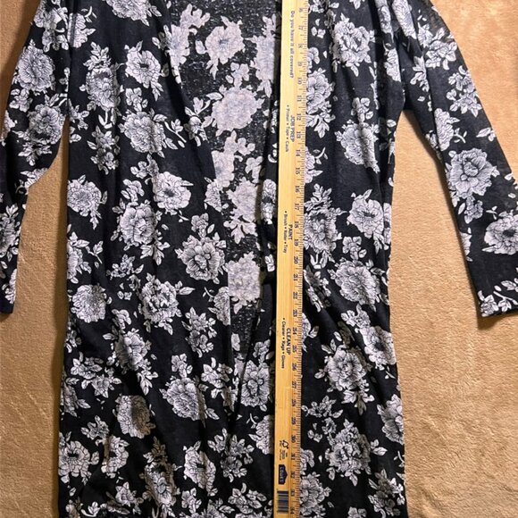 One A Women Medium Black White Floral Knit‎ Lace Long Sleeve Open Cardigan (V) - Picture 6 of 7